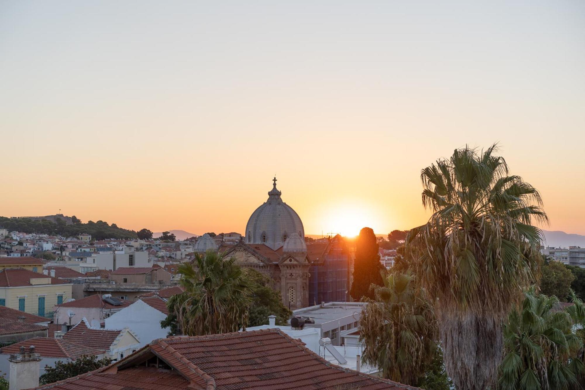 Central Mytilene City-View Apartment For 7 Ngoại thất bức ảnh