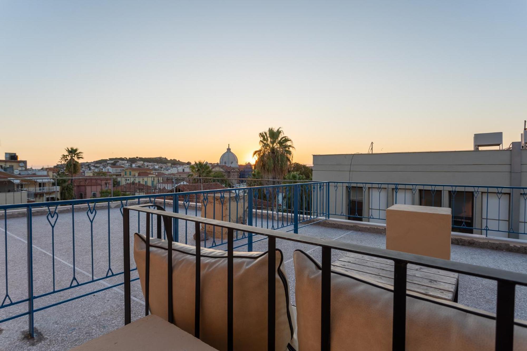 Central Mytilene City-View Apartment For 7 Ngoại thất bức ảnh