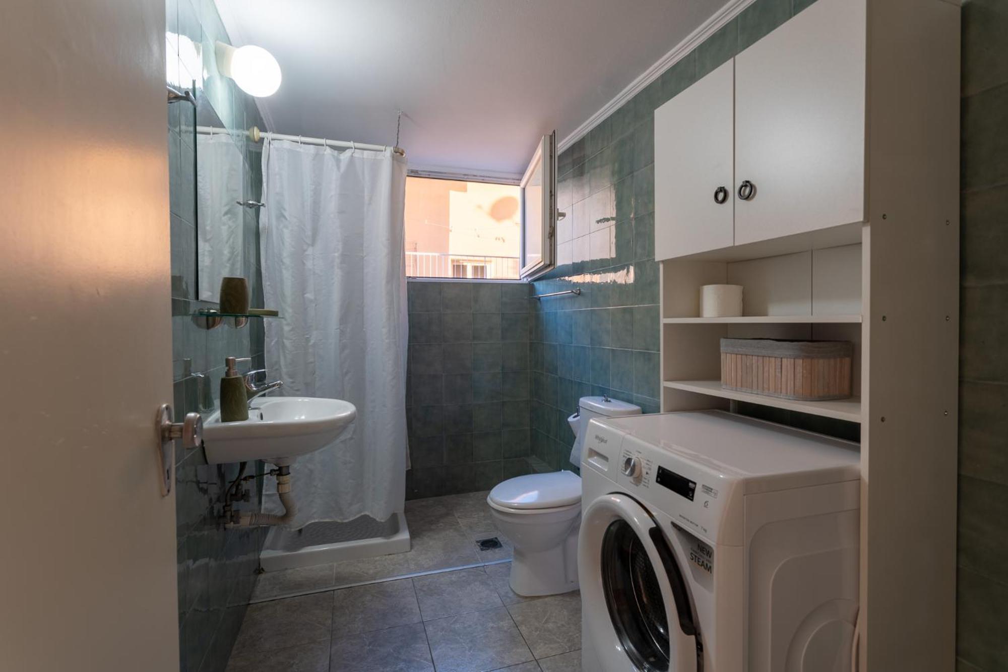 Central Mytilene City-View Apartment For 7 Ngoại thất bức ảnh